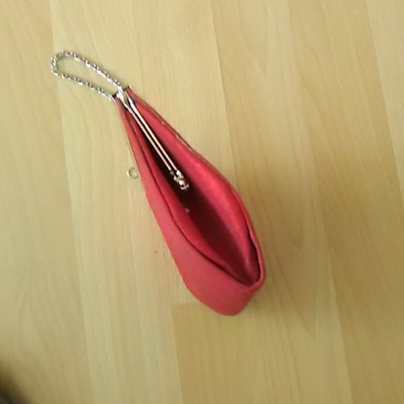 Elegant Red Clutch Bag - Picture 2 of 5